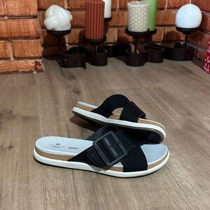 Clark’s cloudsteppers sandals